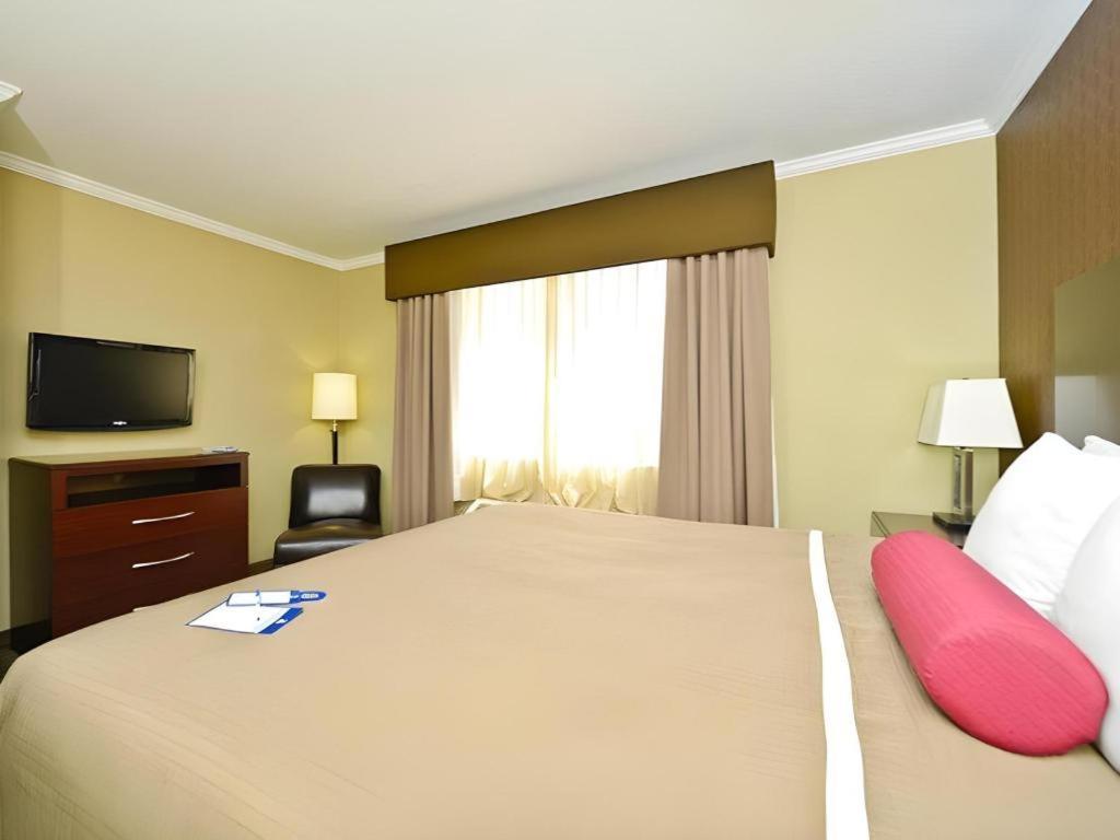 Best Western Plus Olathe Hotel Eksteriør bilde