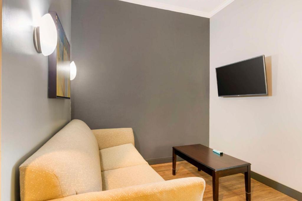 Best Western Plus Olathe Hotel Eksteriør bilde