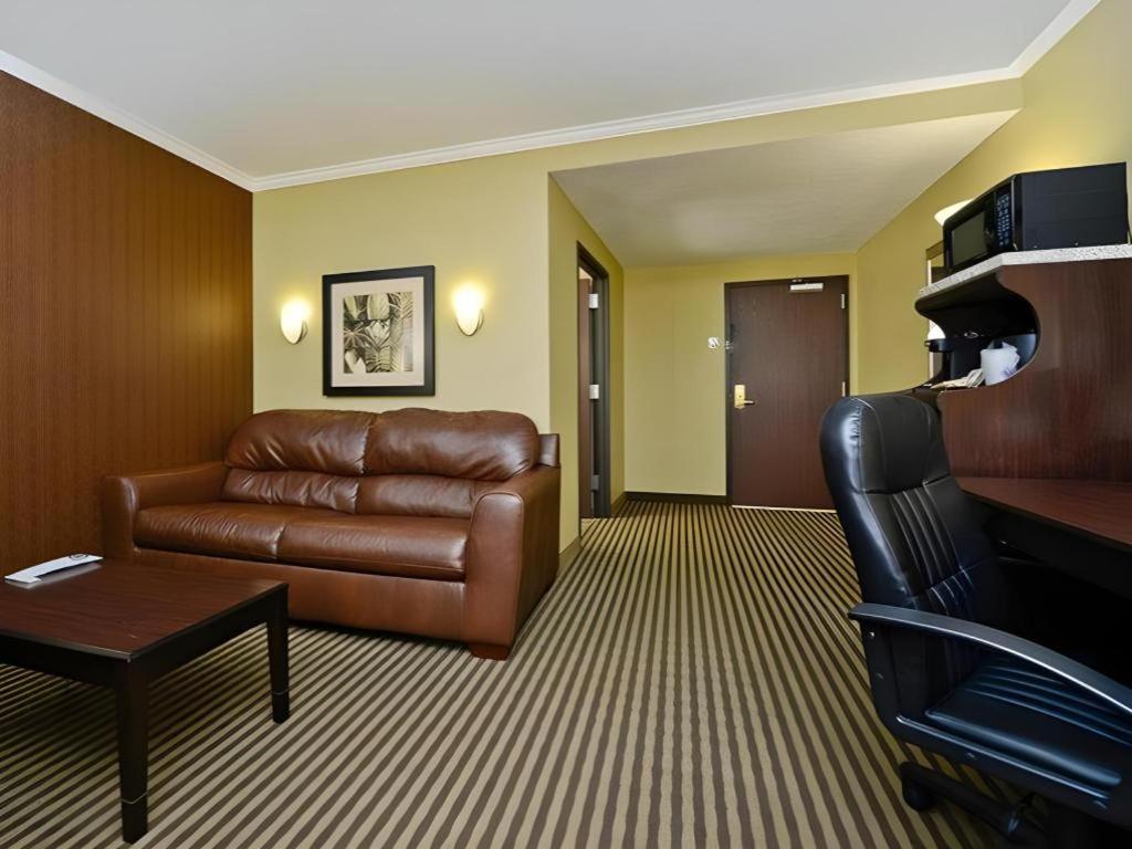 Best Western Plus Olathe Hotel Eksteriør bilde
