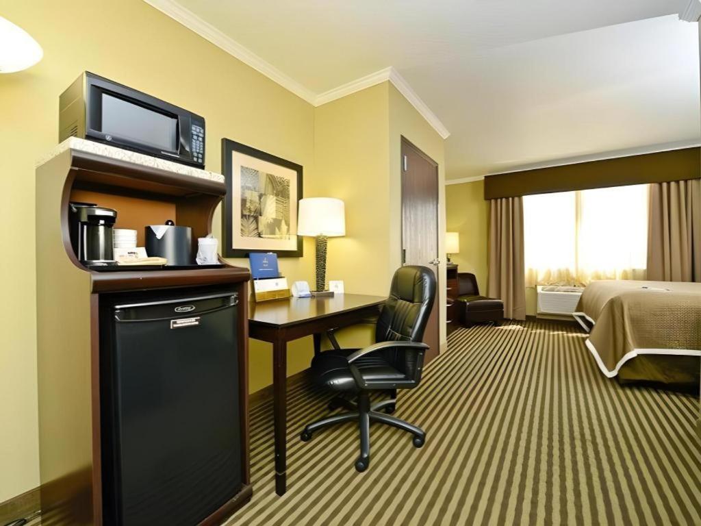 Best Western Plus Olathe Hotel Eksteriør bilde
