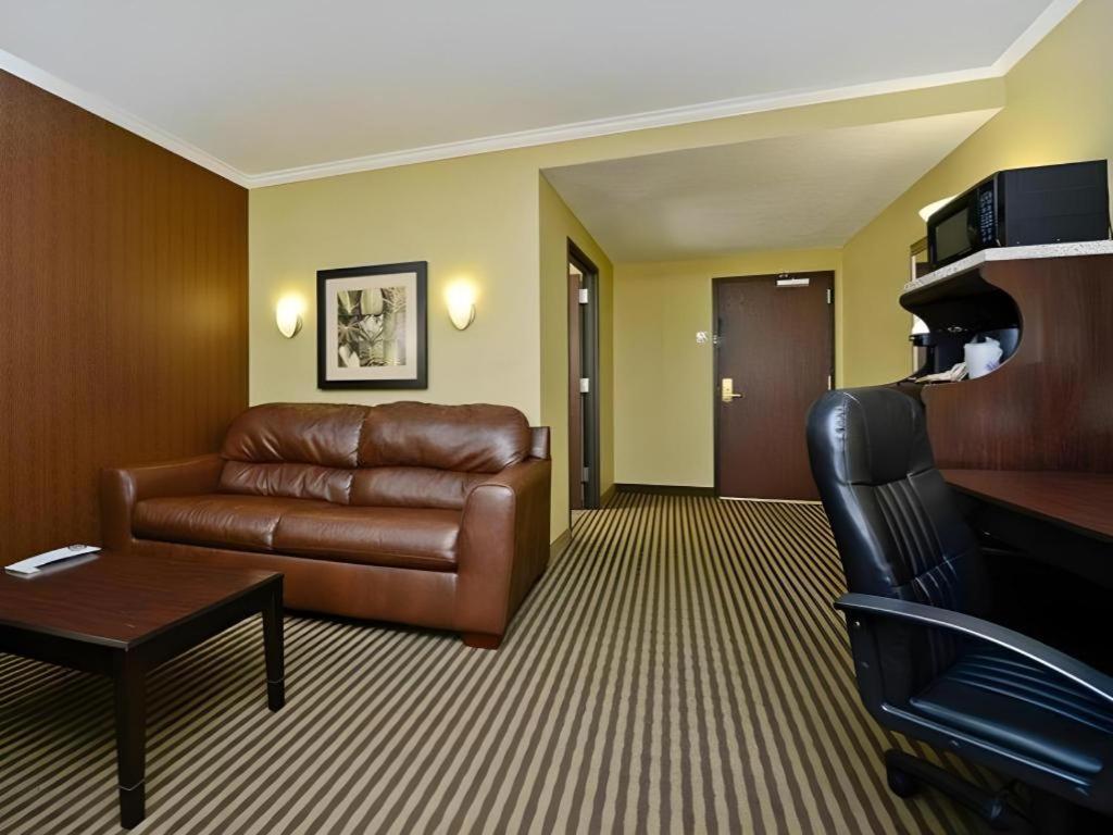 Best Western Plus Olathe Hotel Eksteriør bilde